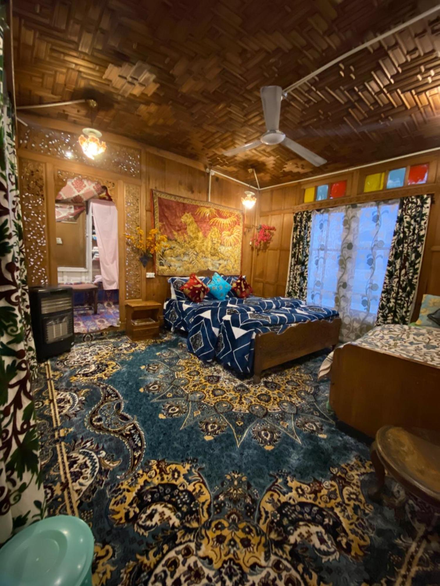 Lake Palace Group Of House Boats Srīnagar Buitenkant foto