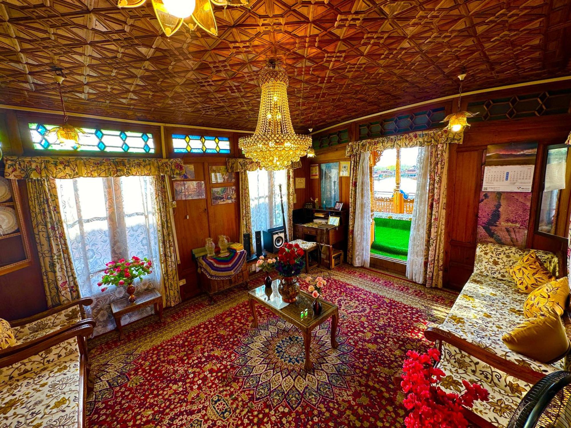Lake Palace Group Of House Boats Srīnagar Buitenkant foto