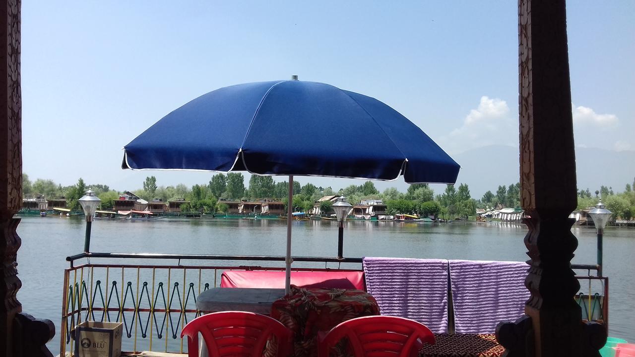 Lake Palace Group Of House Boats Srīnagar Buitenkant foto