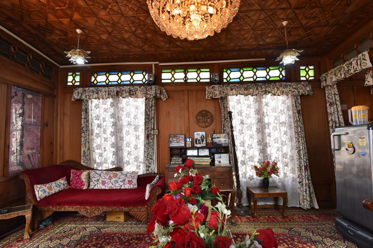 Lake Palace Group Of House Boats Srīnagar Buitenkant foto